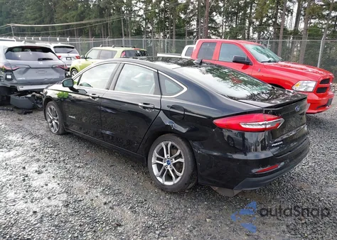 2019 Ford Fusion Hybrid Titanium из США, поврежденный, VIN 3FA6P0RUXKR191107